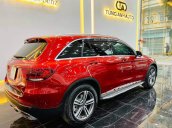 Bán xe Mercedes GLC200 model 2020, màu đỏ, bản nâng cấp