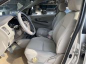 Bán Toyota Innova năm sản xuất 2014, màu bạc, giá tốt