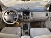 Bán Toyota Innova năm sản xuất 2014, màu bạc, giá tốt