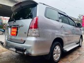 Bán xe Toyota Innova sản xuất 2010, màu bạc như mới