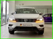 Cập nhật hôm nay giá lăn bánh & khuyến mãi xe Tiguan Luxury S 2021 màu trắng, phiên bản cao cấp nhất, liên hệ Mr Thuận