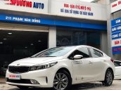 Cần bán lại xe Kia Cerato 1.6 MT 2016, màu trắng còn mới, giá chỉ 450 triệu