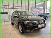 [Volkswagen Sài Gòn] SUV 7 chỗ có giá đặc biệt Tiguan Luxury S 2021 màu đen giao ngay, tặng iphone 12 + phụ kiện+ tiền