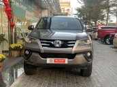 Bán xe Toyota Fortuner đời 2019, màu xám chính chủ