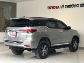 Xe Toyota Fortuner đời 2018, màu bạc chính chủ