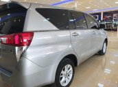 Bán nhanh giá mềm Toyota Innova sản xuất 2019, màu bạc như mới