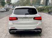 Cần bán ô tô Mercedes GLC300 4Matic 2016, màu trắng, siêu lướt