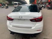 Bán ô tô Mazda 2 đời 2017, màu trắng, siêu đẹp