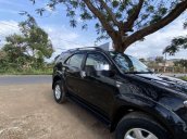 Bán xe Toyota Fortuner đời 2011, màu đen chính chủ