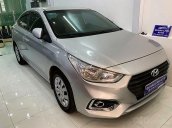 Cần bán xe Hyundai Accent năm 2018, màu bạc còn mới