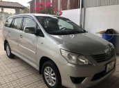 Cần bán xe Toyota Innova năm sản xuất 2012 còn mới giá cạnh tranh