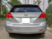 Cần bán lại xe Toyota Venza năm 2010, màu bạc, xe nhập còn mới, 639tr