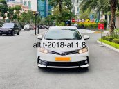 Bán gấp xe Toyota Corolla Altis 1.8 sản xuất năm 2018, màu trắng, giá êm