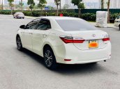 Bán gấp xe Toyota Corolla Altis 1.8 sản xuất năm 2018, màu trắng, giá êm