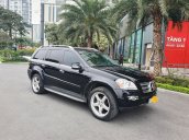 Cần bán xe Mercedes GL550 năm sản xuất 2007, màu đen, giá hợp lý