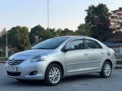 Cần bán Toyota Vios năm sản xuất 2011, màu bạc