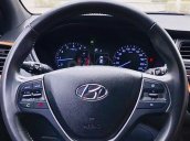 Cần bán xe Hyundai i20 Active năm 2015, màu bạc, nhập khẩu xe gia đình