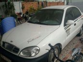 Cần bán gấp Daewoo Lanos sản xuất 2001, màu trắng, giá 50tr