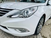 Cần bán Hyundai Sonata năm 2013, màu trắng, nhập khẩu 