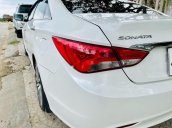 Cần bán Hyundai Sonata năm 2013, màu trắng, nhập khẩu 