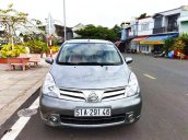 Bán ô tô Nissan Grand livina đời 2011, màu bạc còn mới