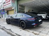 Cần bán gấp Porsche Panamera sản xuất năm 2017, màu xanh lam, nhập khẩu nguyên chiếc còn mới