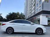 Cần bán gấp Hyundai Sonata năm 2010, màu trắng, xe nhập còn mới