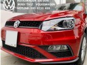 Mua xe tặng Vợ - Chọn ngay Polo Hatchback màu đỏ nhỏ gọn đưa đón con đi học - bền bỉ