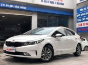 Xe Kia Cerato 1.6MT model 2017 rất mới, màu trắng chính chủ, giá tốt