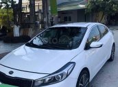 Cần bán gấp Kia Cerato sản xuất năm 2017, màu trắng