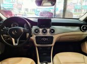 Xe Mercedes GLA200 sản xuất năm 2015, màu trắng, nhập khẩu nguyên chiếc