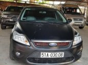 Xe Ford Focus đời 2010, màu xám còn mới