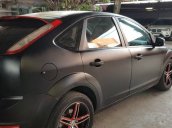 Xe Ford Focus đời 2010, màu xám còn mới