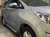 Cần bán gấp Toyota Innova E sản xuất năm 2016, màu bạc