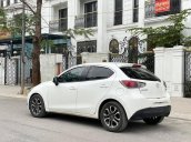 Bán gấp giá đẹp xe Mazda 2 1.5AT sản xuất 2016, màu trắng, biển Sài Gòn