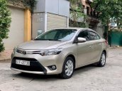 Cần bán Toyota Vios E năm 2017, màu vàng cát, số sàn, chính chủ biển Sài Gòn