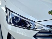 Bán xe Hyundai Elantra 1.6MT màu trắng xe giao ngay lăn bánh cực thấp - đưa trước 177 triệu nhận xe