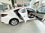 Bán xe Hyundai Elantra 1.6MT màu trắng xe giao ngay lăn bánh cực thấp - đưa trước 177 triệu nhận xe