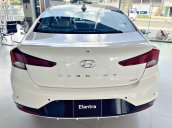 Bán xe Hyundai Elantra 1.6MT màu trắng xe giao ngay lăn bánh cực thấp - đưa trước 177 triệu nhận xe