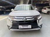 Bán xe Mitsubishi Outlander sản xuất năm 2019, mới đi 20.000km, trả góp chỉ 301 triệu