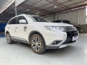 Bán xe Mitsubishi Outlander sản xuất năm 2019, mới đi 20.000km, trả góp chỉ 301 triệu