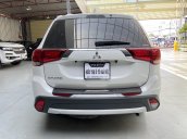 Bán xe Mitsubishi Outlander sản xuất năm 2019, mới đi 20.000km, trả góp chỉ 301 triệu