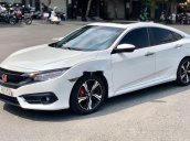 Cần bán gấp Honda Civic sản xuất năm 2017, nhập khẩu còn mới