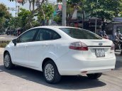 Cần bán Ford Fiesta sản xuất năm 2011, màu trắng, xe nhập