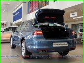 [Volkswagen Vũng Tàu ] Passat màu xanh giao ngay - Lì xì phí trước bạ 177 triệu + phụ kiện khi đặt cọc T2/2020 