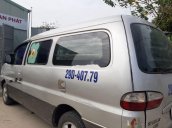 Cần bán gấp Hyundai Grand Starex sản xuất 2004, màu bạc, nhập khẩu