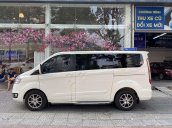 Xe Ford Tourneo sản xuất năm 2019, màu trắng còn mới