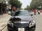 Cần bán xe Mercedes E class năm sản xuất 2010 còn mới, 650 triệu