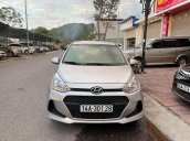 Cần bán nhanh Hyundai Grand i10 sản xuất năm 2017, màu bạc số sàn, xe gia đình