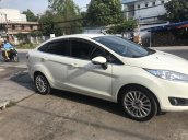 Cần bán xe Ford Fiesta tháng 12/ 2016, màu trắng